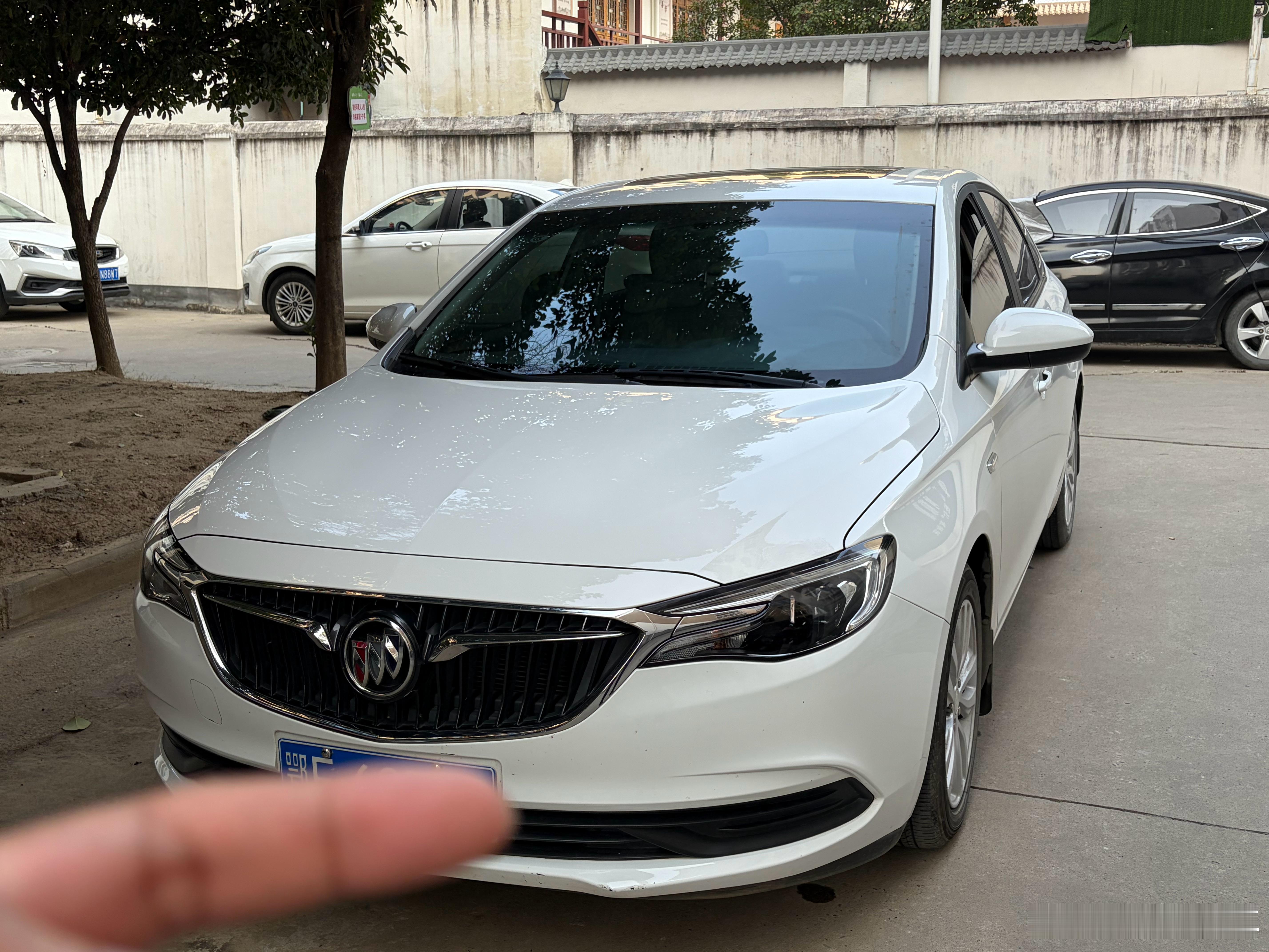 拿下英朗一台2020年上牌，本地一手，实表8万公里后面小追尾，练手代步不影响外观