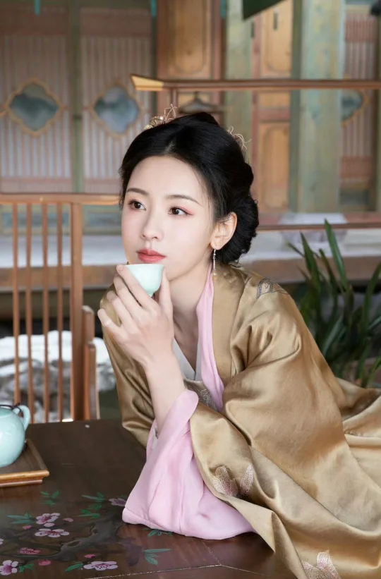 送你一个健康版的美丽冯衡 💞