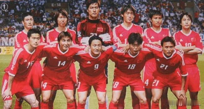 中国球迷真累！批完球员批教练，现在又冒出一个被批的对象，真有那般不堪吗？
  国