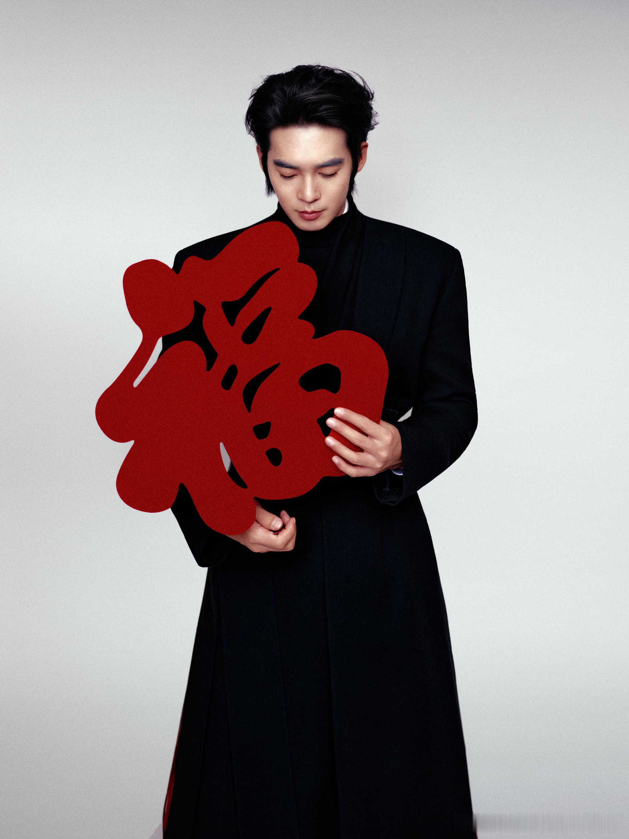 于适新春大片，六福现身！ 