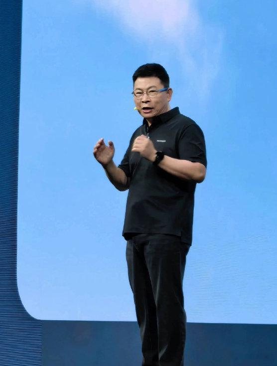 鸿蒙成为中国第二大智能手机系统系统份额稳居国内第二，负责人直言目标向来只有第一，
