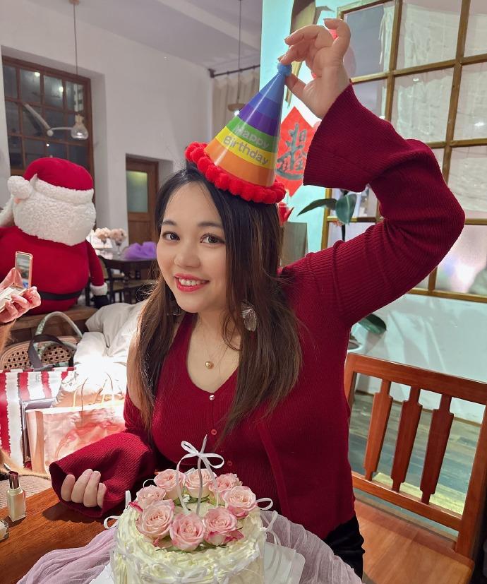 我的解忧搭子、专属情绪树洞又长大一岁啦！新的一岁，愿日子充满阳光，生活里总有三分