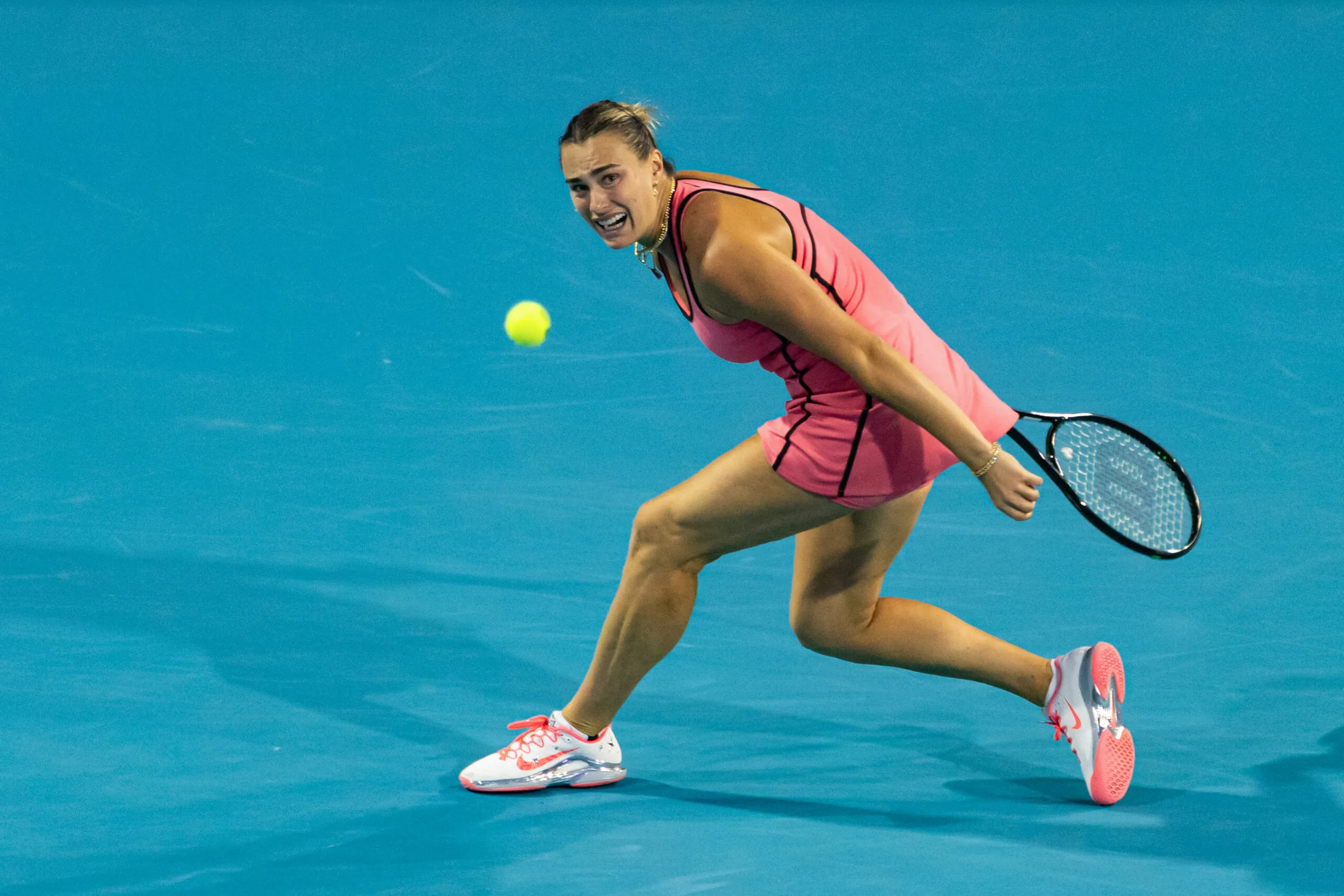 网球 一看到九宫格里暗搓搓塞了一张图9，你们就该知道，最近高频抽奖的抽奖博主又返