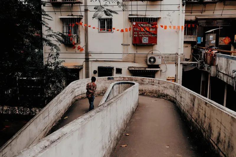 影视飓风CEO Tim去相亲角这事儿，简直太有戏剧性了。11月12日，他带着“坦