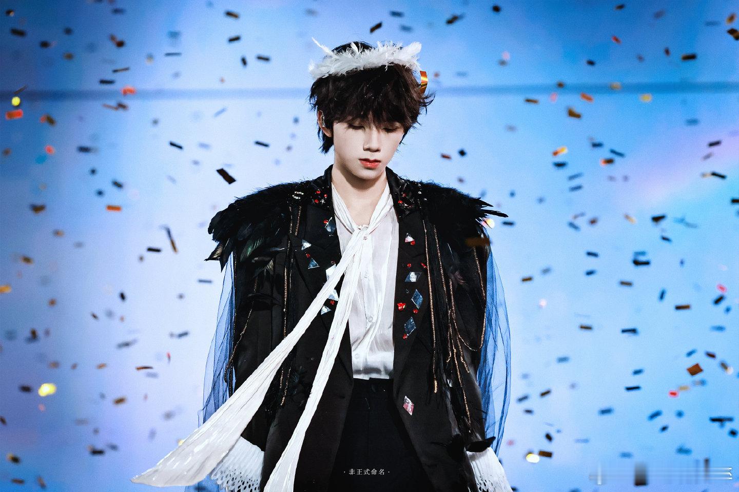 TF家族新音官摄王橹杰神图