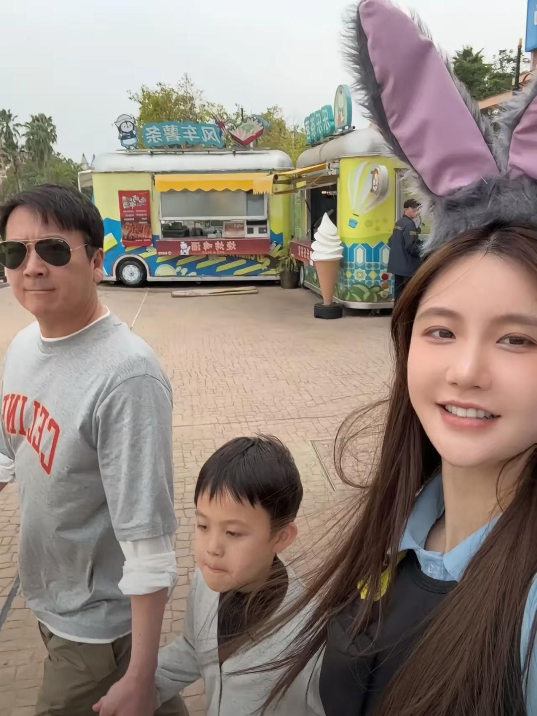 赖文峰总把忘不掉杨钰莹挂在嘴边！深情不过是借口！

赖文峰总把自己包装成痴情长情