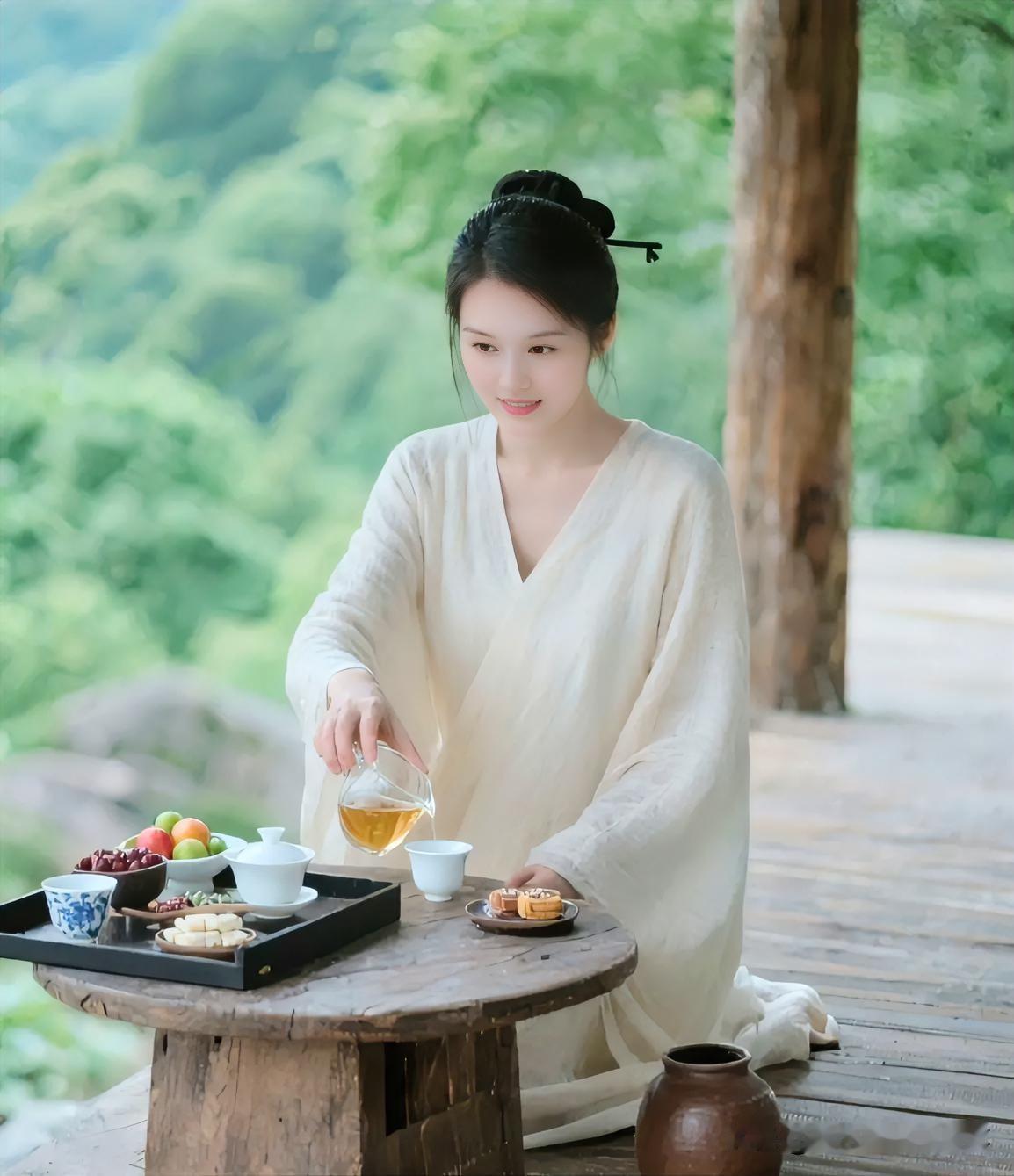 上联：消愁时写旧时句
下联：有请雅士[玫瑰][玫瑰][玫瑰]