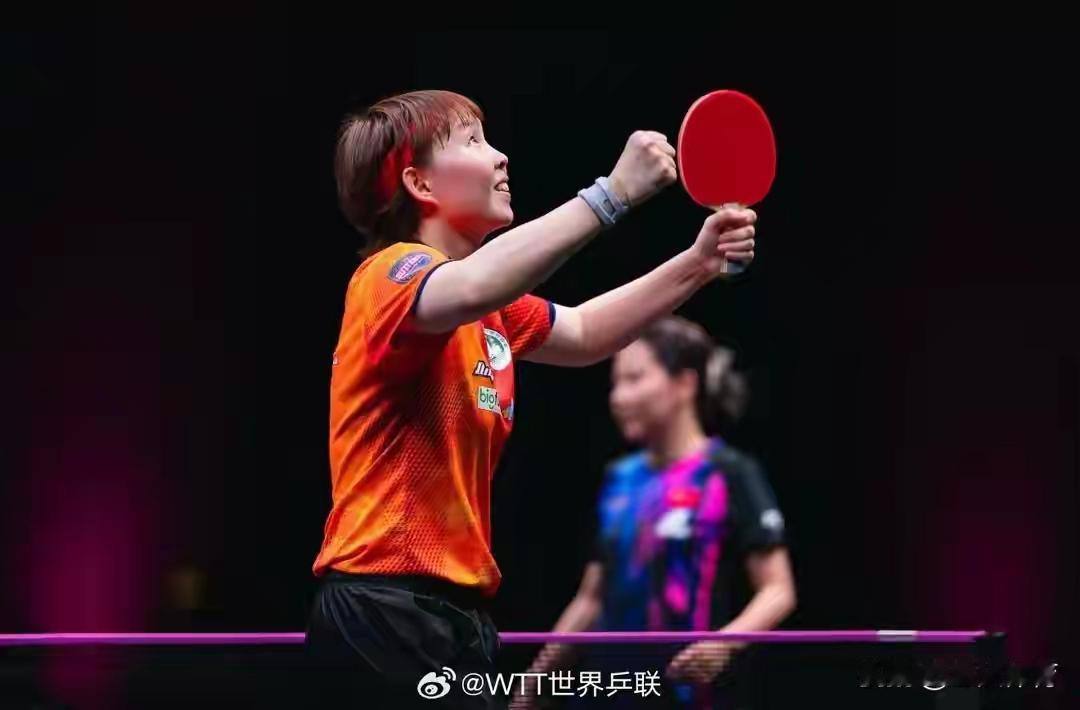 真是让人没有想到多哈世乒WTT赛上会让国乒女队出现这么多意外
王曼昱被削球手打到