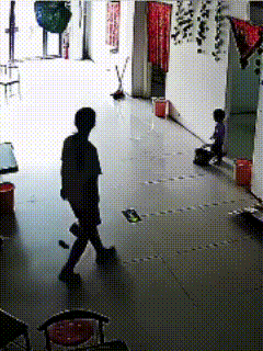 老头，是啥事儿都能干得出来啊。
时间2025年6月2日，地点河南周刊，60来岁绝