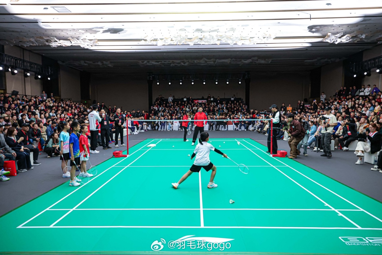 李宁计划推出全新的幼苗计划，包括推出专属于6至8岁的专属场地和定制装备