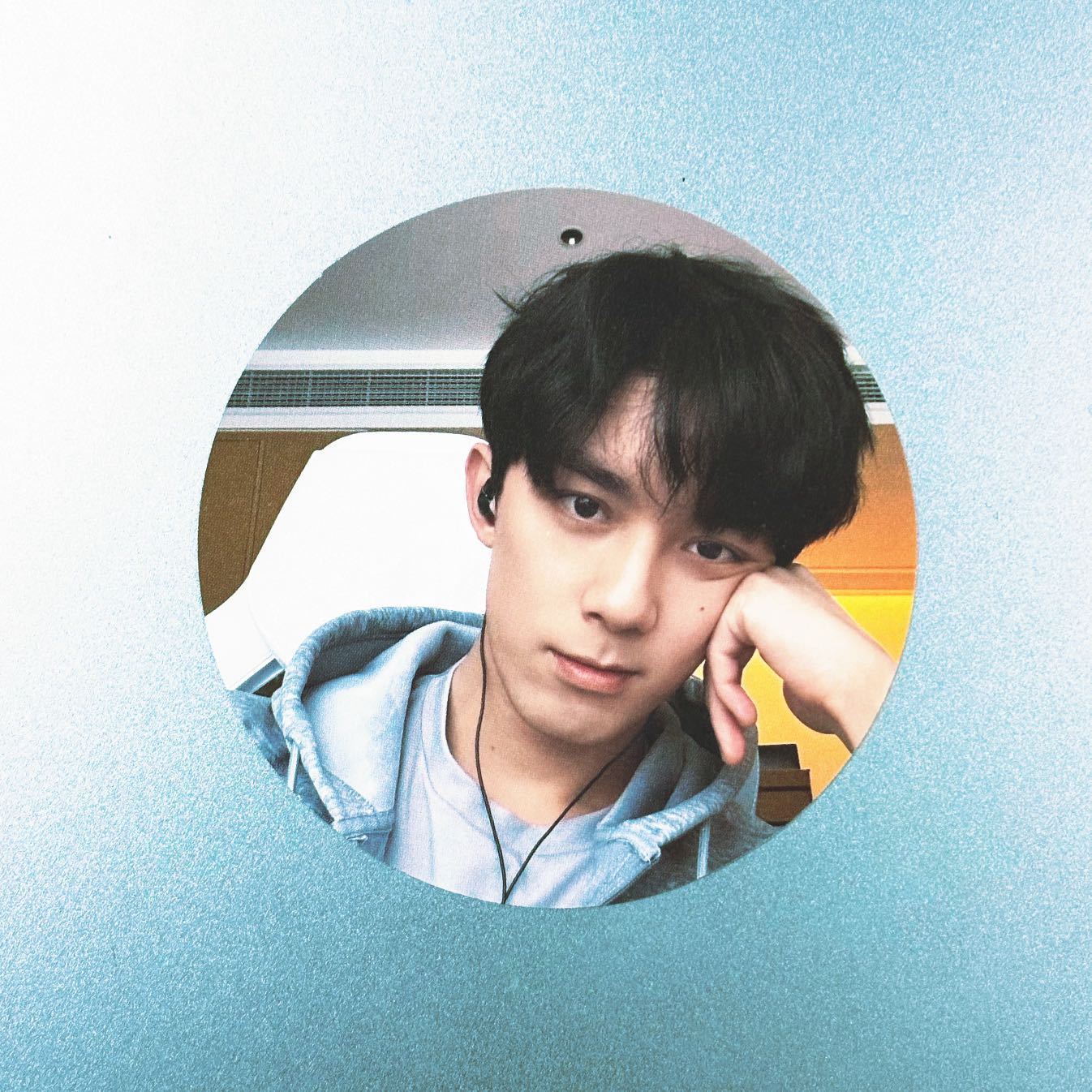 这个吴磊好浪漫啊 不得不感慨一句。。。这么多年真是一如既往的真诚，新年礼盒的设计