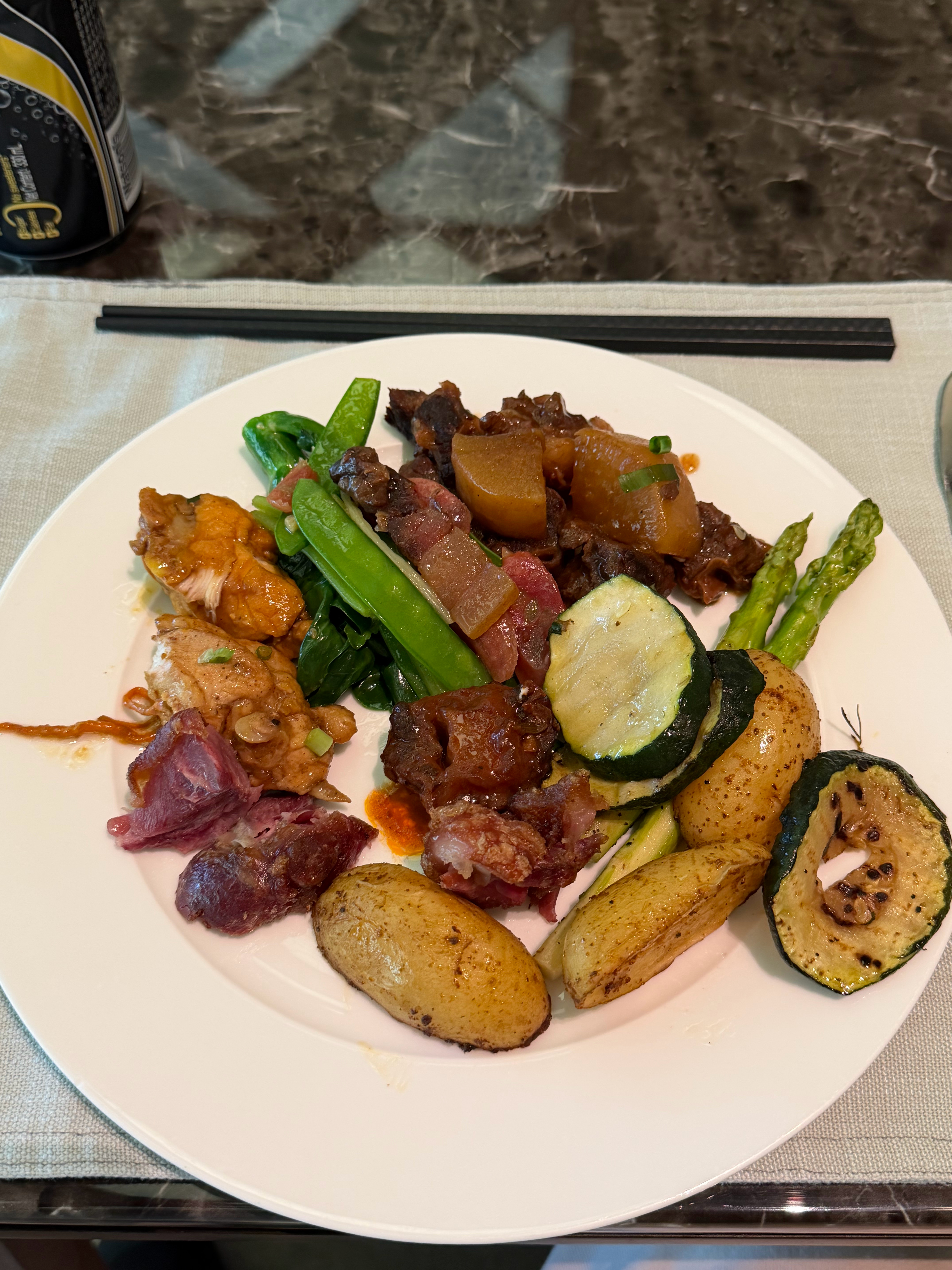这是荤素搭配吧我觉得挺均衡的 深圳