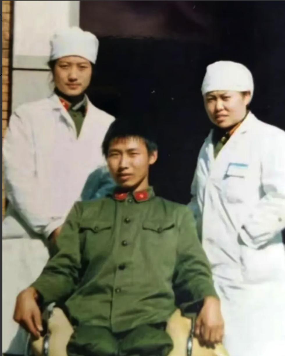 1986年，21岁的战士在老山荣立一等功，回来后却给女友写信，说要分手，女友看完