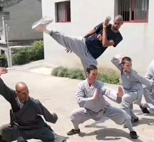 为什么释永信突然被抓了?

有没有那么一种可能

文班亚马去少林寺修行的时候乱收