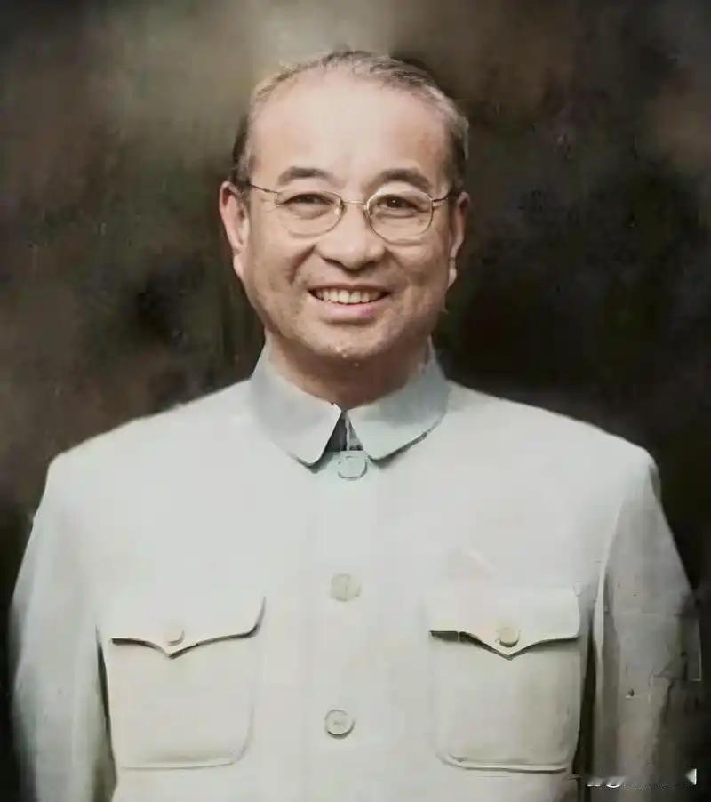 [微风]1985年，宋希濂急冲冲地跑去机场，见到陈赓的妻子傅涯后，他将一沓钱交给