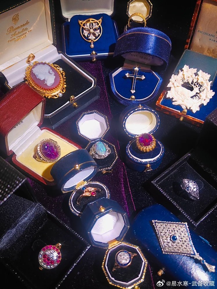 珠宝古董珠宝 gh_66c53d495417 正在直播：周末云逛摊，看看店主从欧