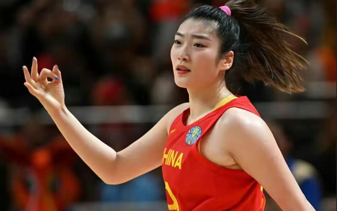 定了！杭州亚运会中国军团足篮排队伍中有这10大美女：
1、中国女篮球员李梦，19