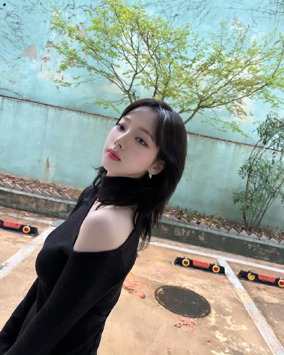 柳智敏[超话]   [给你小心心] 柳智敏 女五一  想让人生精彩，就要保持积极
