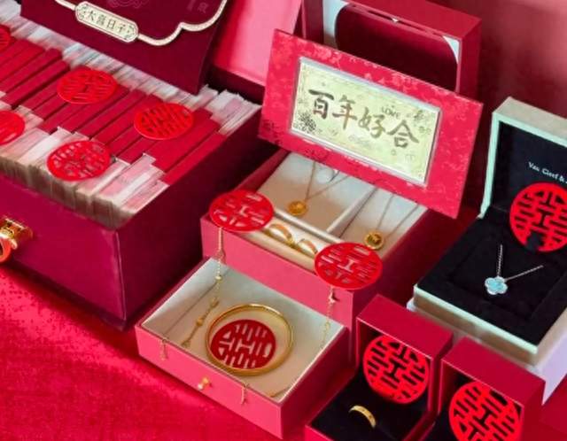 彩礼：本是婚俗里一份心意，为何变成很多家庭跨不过的坎