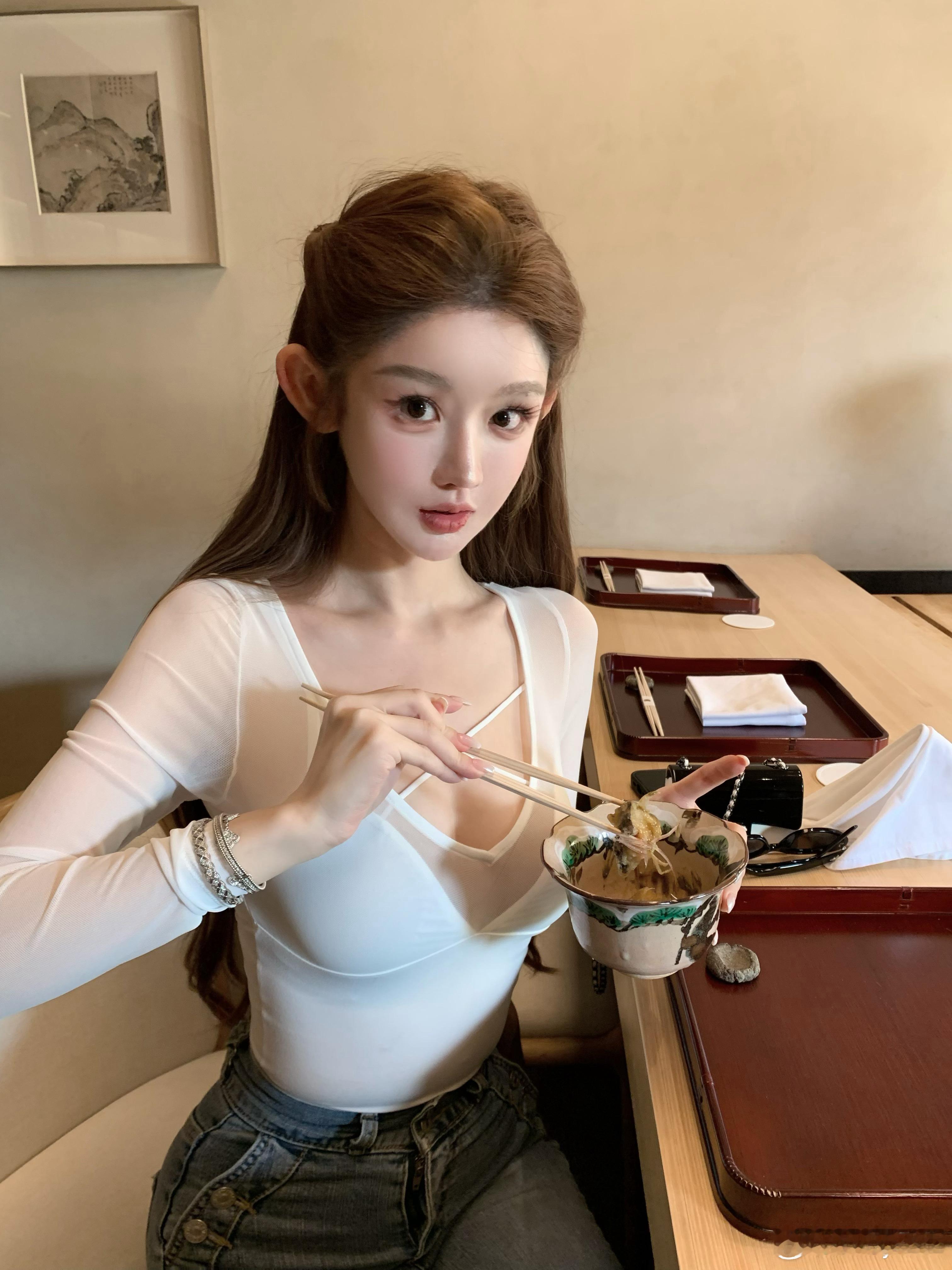 纯净白欲🦢🤍刚开始做出来挂在人模上的时候就被美美迷住了觉得完全是我的心尖喜欢