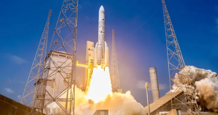 砸了近800亿，亚马逊买下马斯克星链竞对