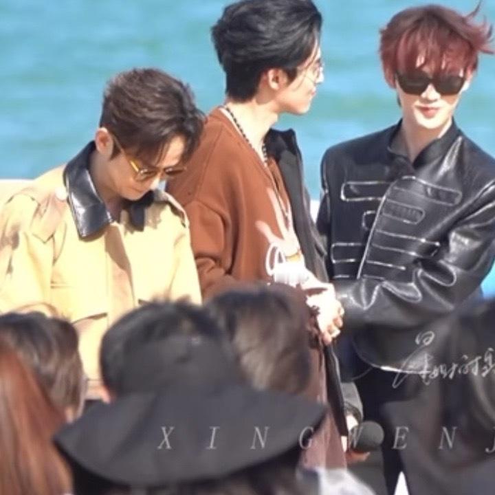 是bro就可以被勾下巴可以摸腹肌吗🥹 （cr📕星姐） 