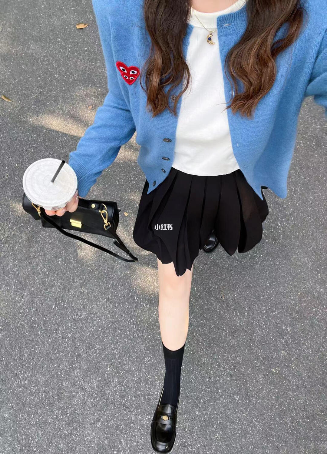 多巴胺秋日穿搭💙蓝色毛衣小开衫➕半身裙