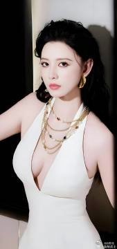 张萌断交后也会给马天宇买礼物张萌提起，哪怕和马天宇不再像从前亲密，依旧记得他爱收