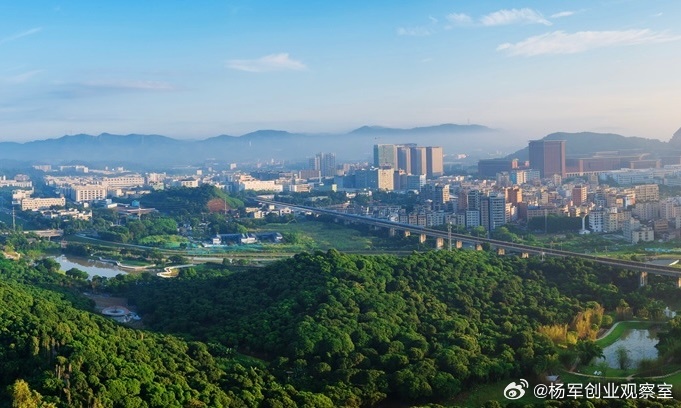 商业模式设计的核心，在于回答好三个本质问题：为谁创造价值？用什么创造价值？如何传