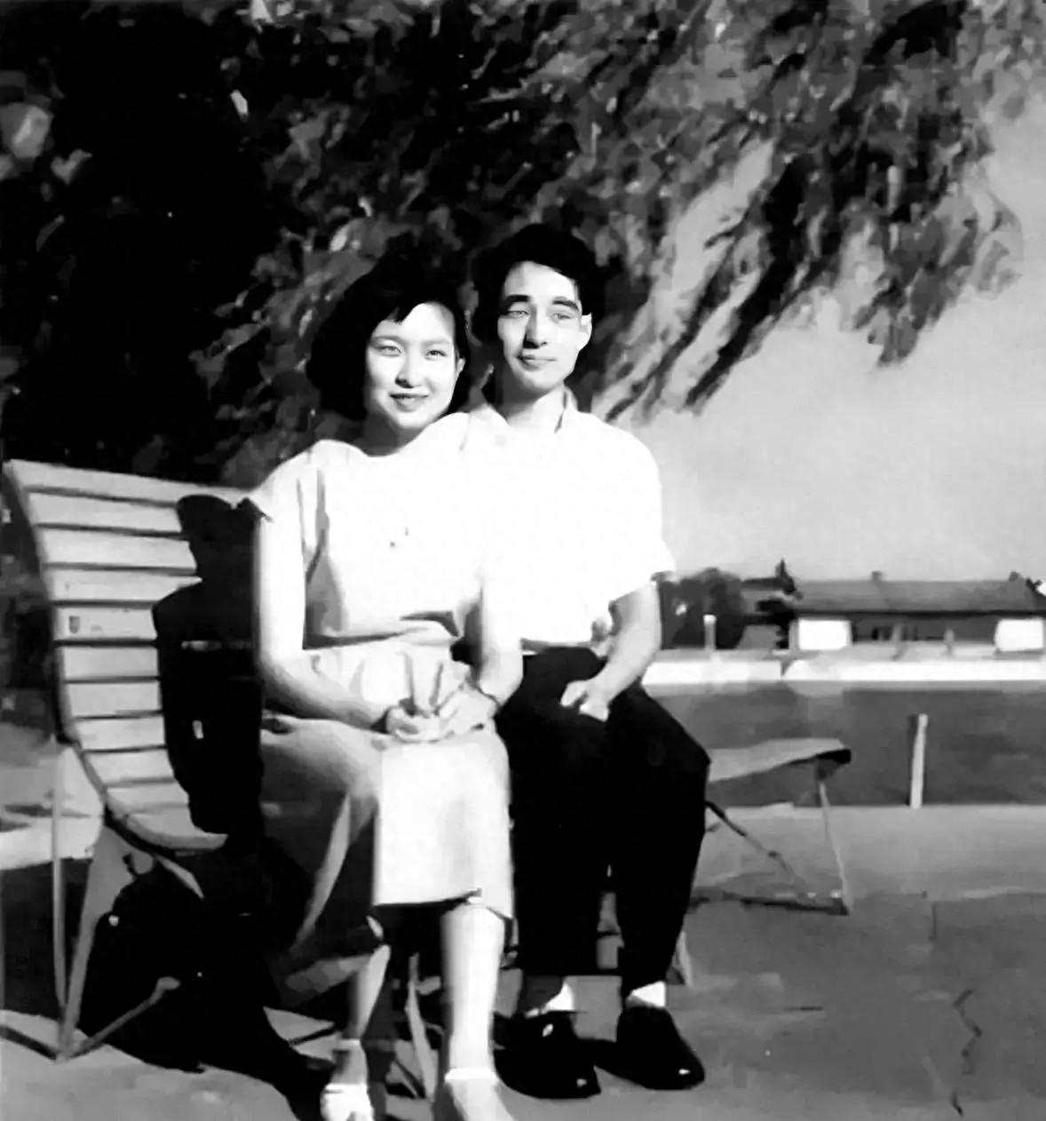 学生时代李敏身份被同学公开后，坦然回应：父亲是他的身份，我过自己的生活！
195