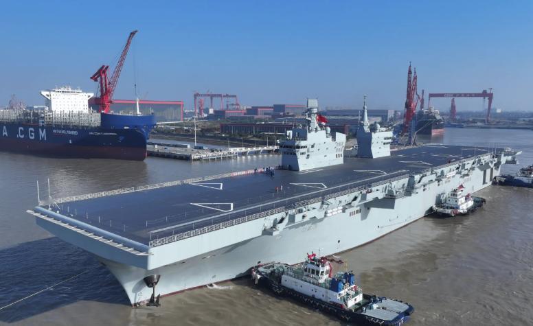 领跑全球两栖舰！4 万吨电磁弹射巨舰亮相，彰显中国海军新战力

聊起现代战争，很