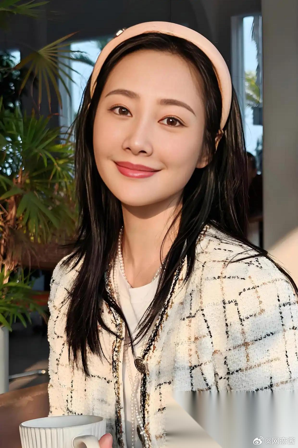 李纯：“我出道第一部戏就是张艺谋导演的《金陵十三钗》，但拍戏就得签约，公司和导演