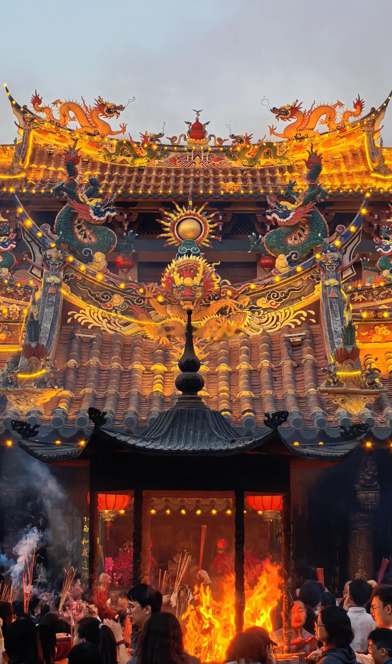 民间玄妙讲究：不睡二手旧床，不住屋大空旷的屋子厕所别设在房屋正中，半夜别往外倒垃