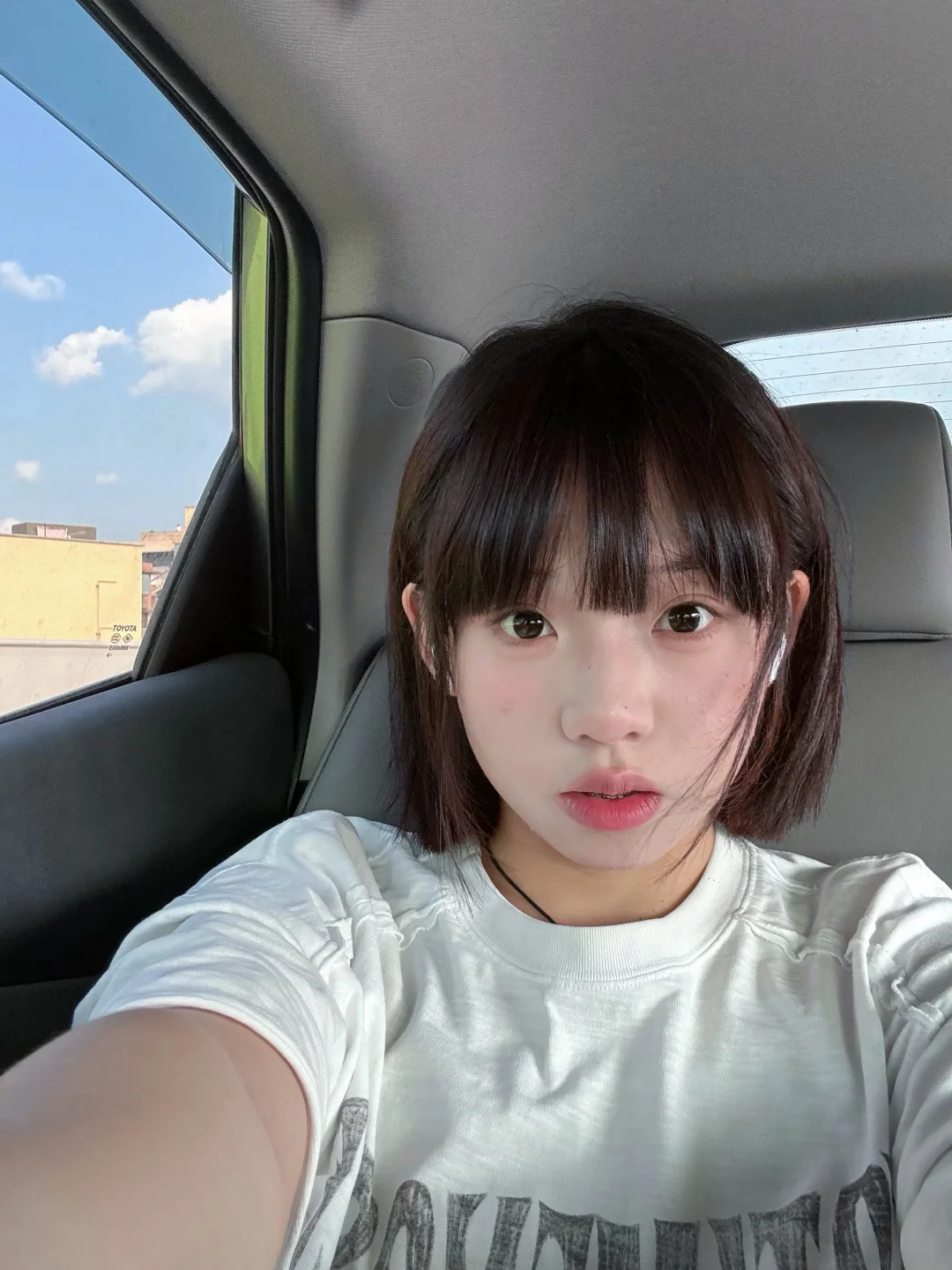 这短发很服帖了