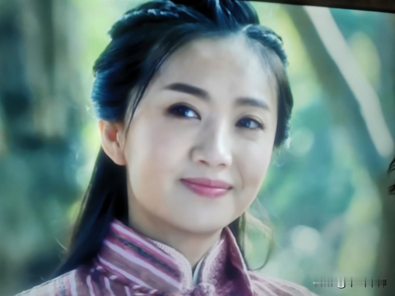 丁霞像不像王晓？

一个是中国女排世界冠军队的著名二传手。
一个是影视圈知名的女