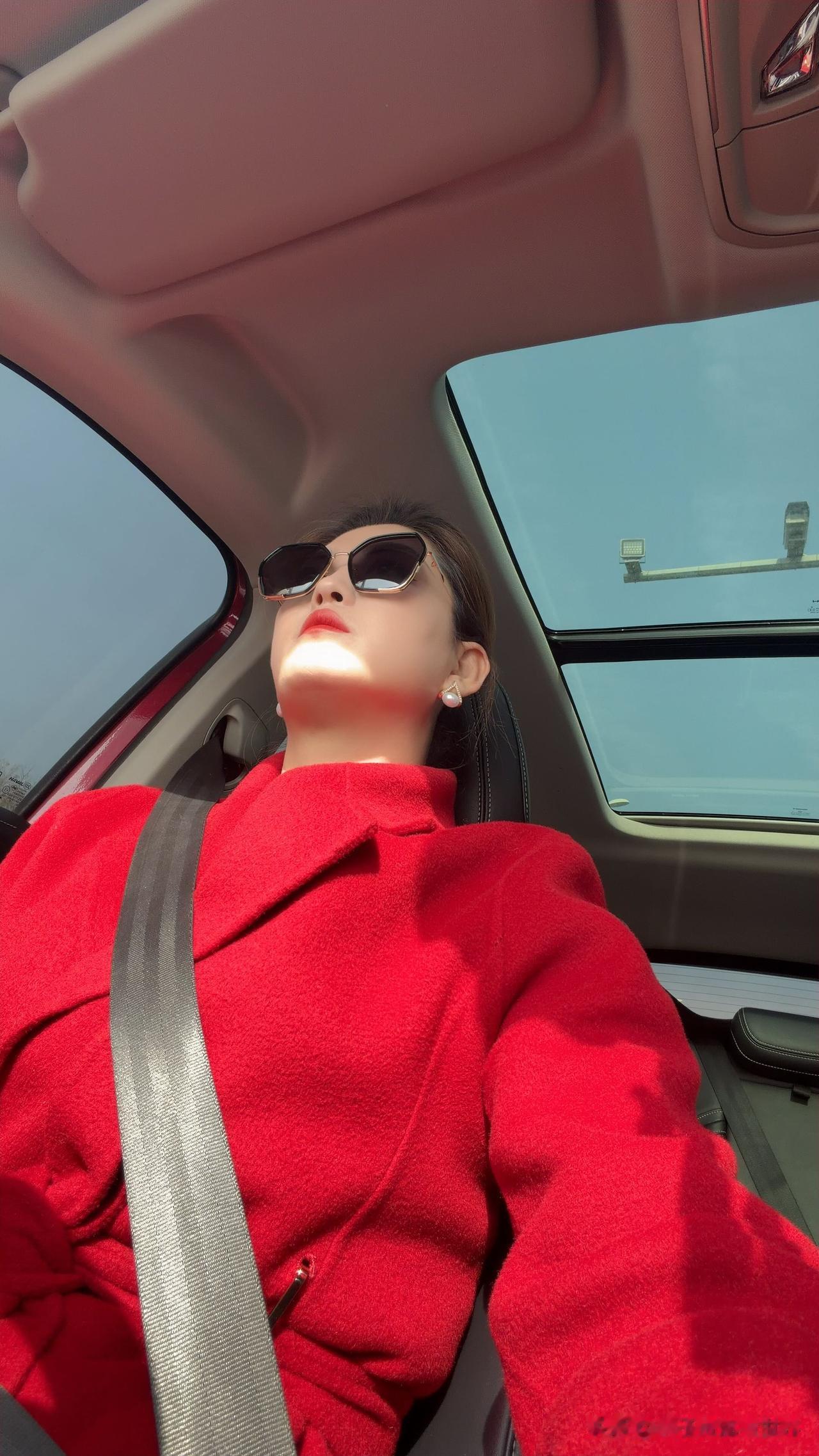 有人说人生的终极意义是功成名就，有人说是环游世界，但我觉得哪有那么复杂。

无非