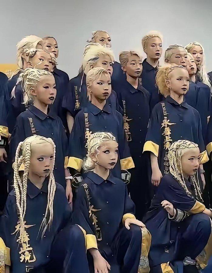 他们都是7-12岁的上海小孩！

真是……一言难尽！


Source: Wei