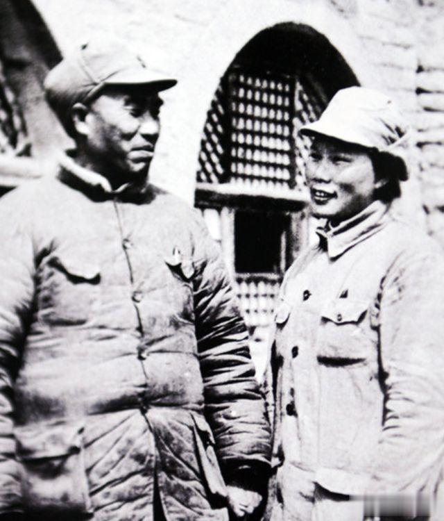 朱德的夫人，叫康克清。她是农民的女儿，是从井冈山走出来的老红军，是一位“老革命”