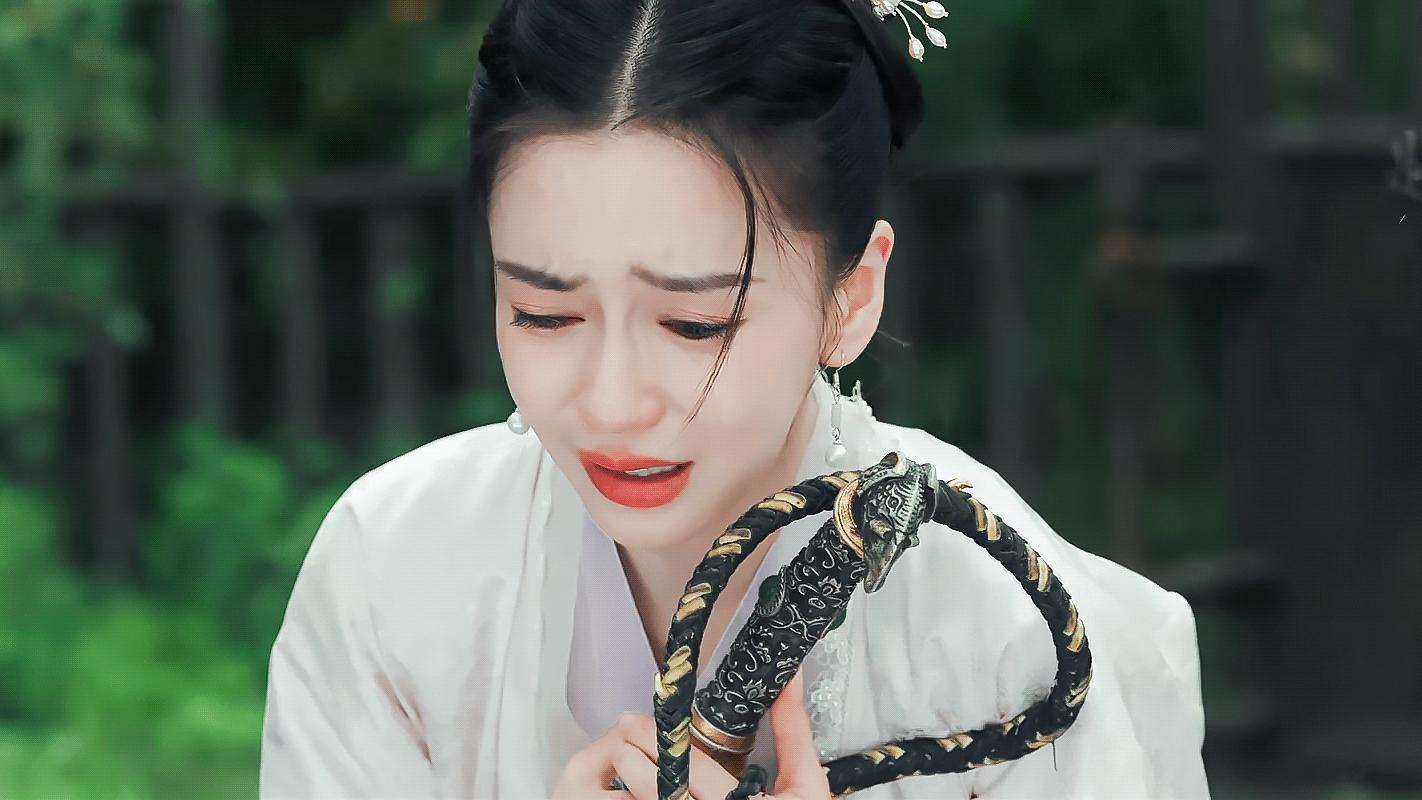 angelababy angelababy “在风华正茂的年纪，遇见了你这束最温