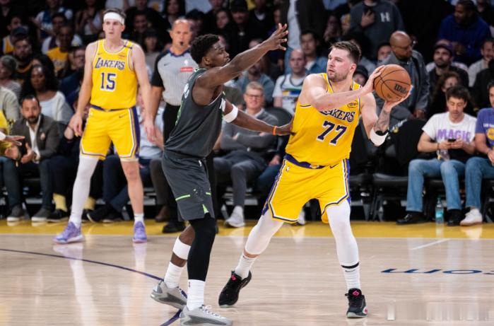 近日，前NBA球员钱宁·弗莱在《Road Trippin'》节目中，谈到了NBA