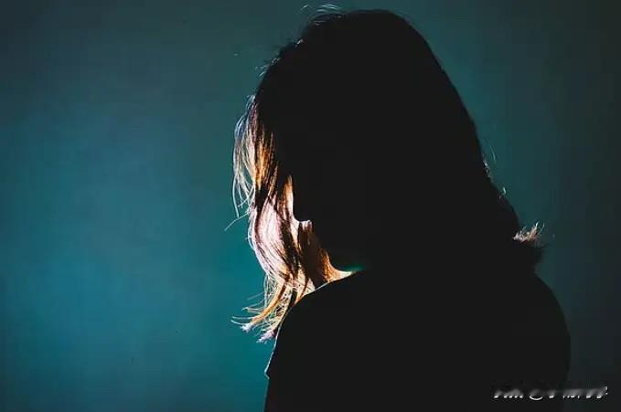 这回印度，真的是把脸丢到全世界都看见了，而且还是那种越描越黑的场面。你说离不离谱