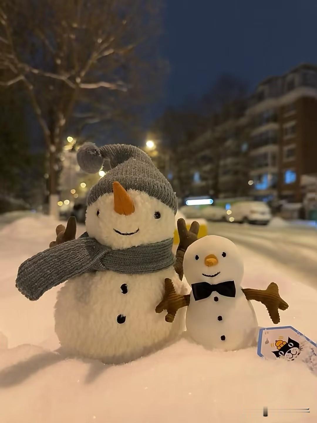 我记得人民日报有一句话是这样说的
读书，世界就在眼前；不读书，眼前就是世界。读书