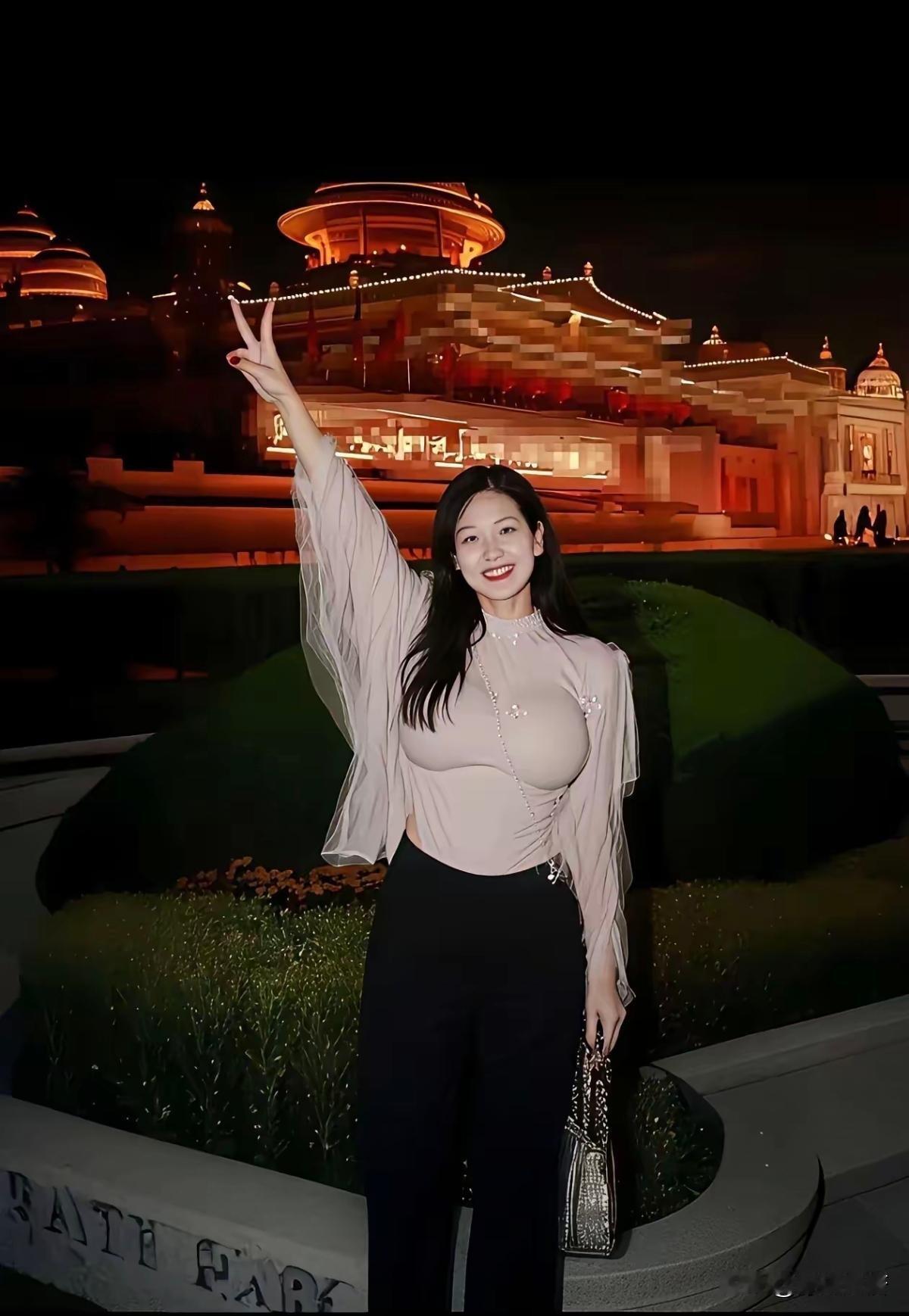 秋日生活打卡季这是哪里？夜景很美。