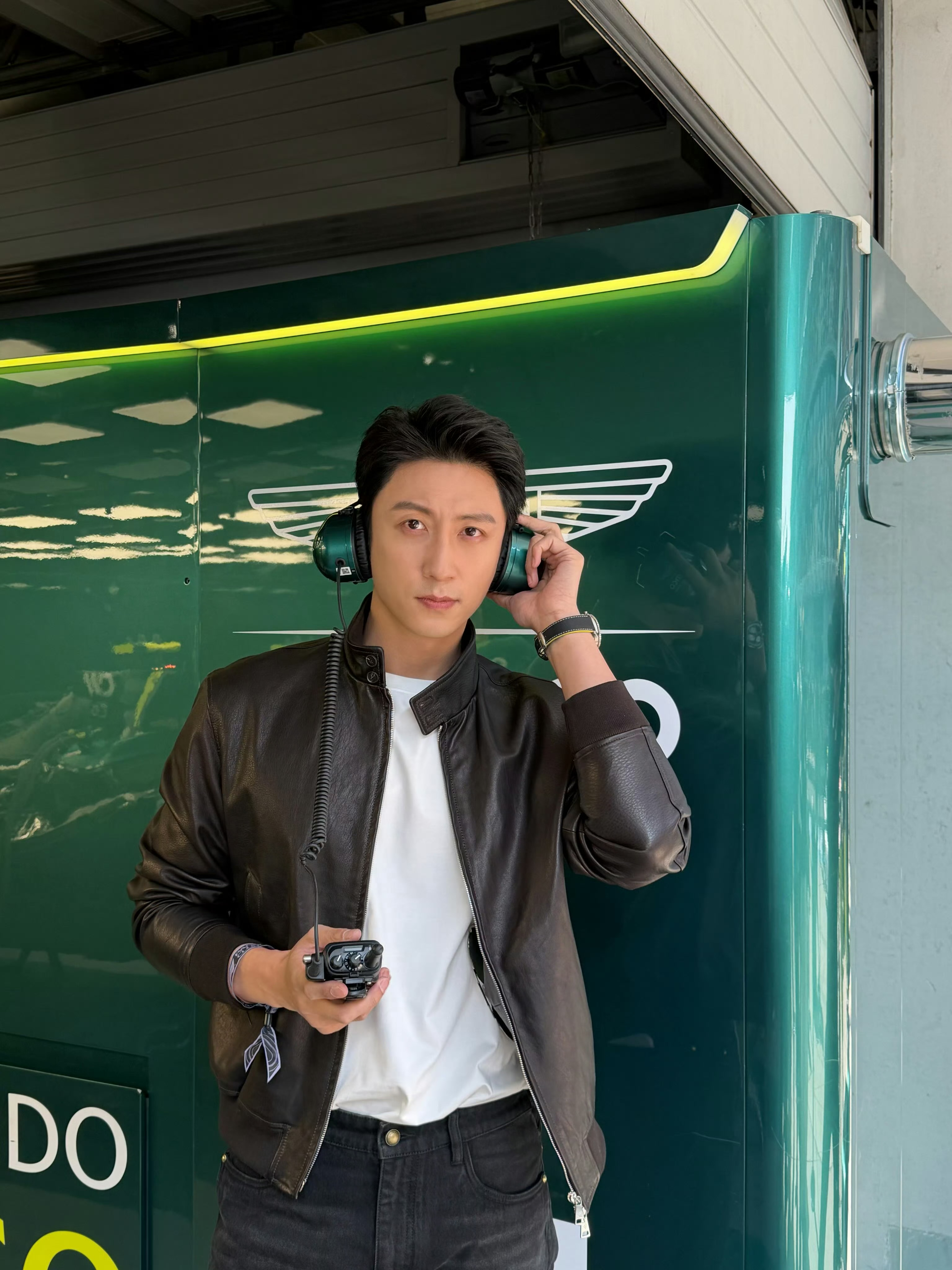 黄景瑜林臻东破次元同框  黄景瑜林臻东破次元同框，谁能想到有一天会看到林臻东和原