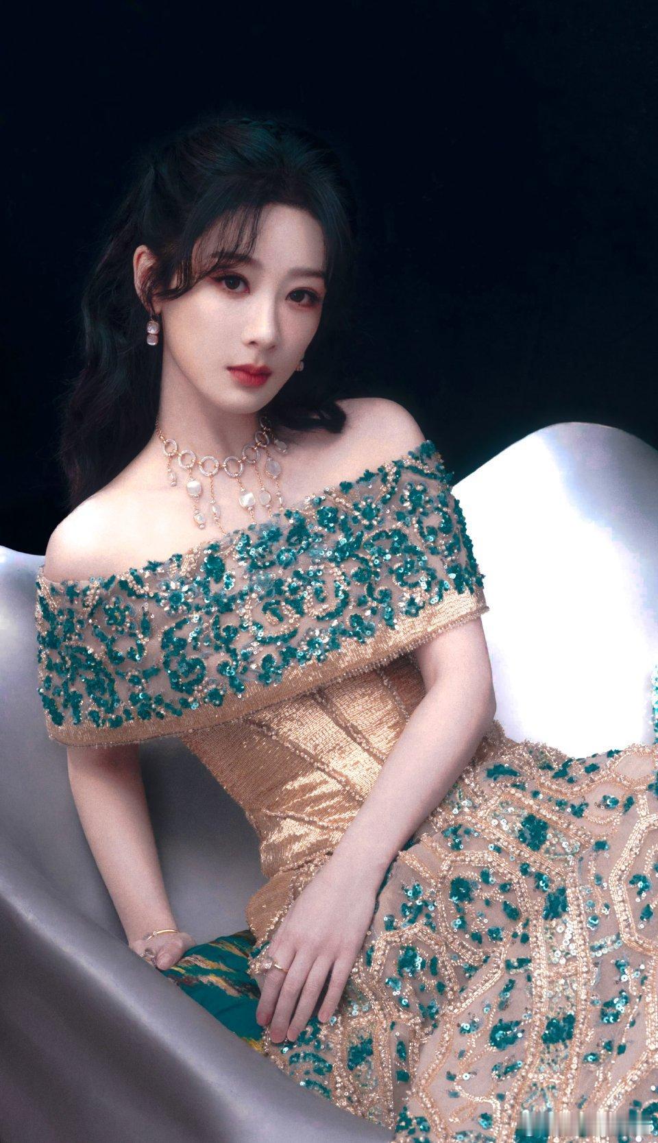 杨紫微博之夜内场造型流光溢彩的美啊！