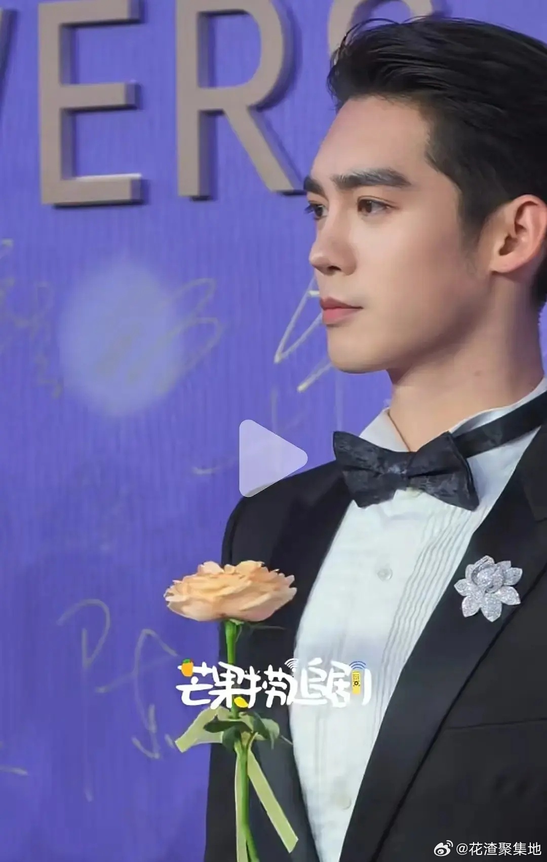 于适 型男来了 百花奖红毯该说不说，🍅于适的眉骨长得真好！ 