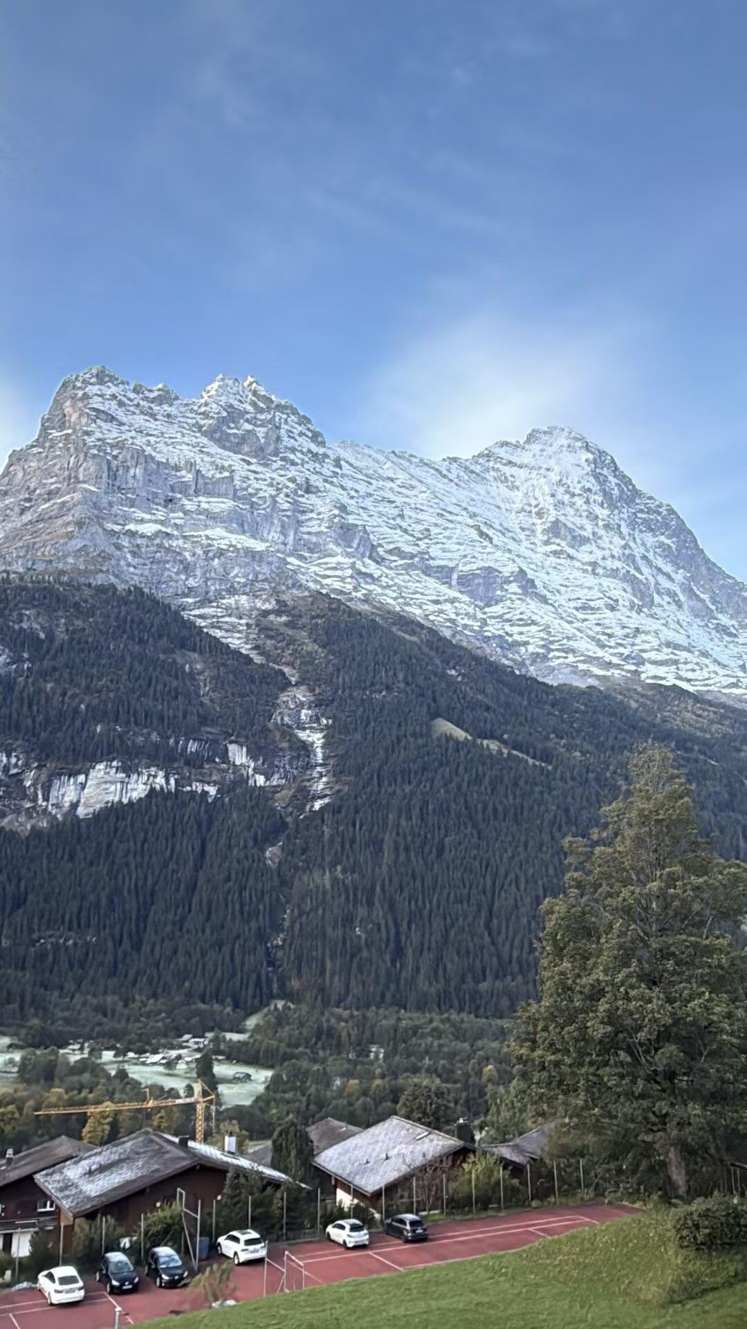 闲来赏闲词 学会享受闲
《西江月·日日深杯酒满》宋·朱敦儒

日日深杯酒满，朝朝