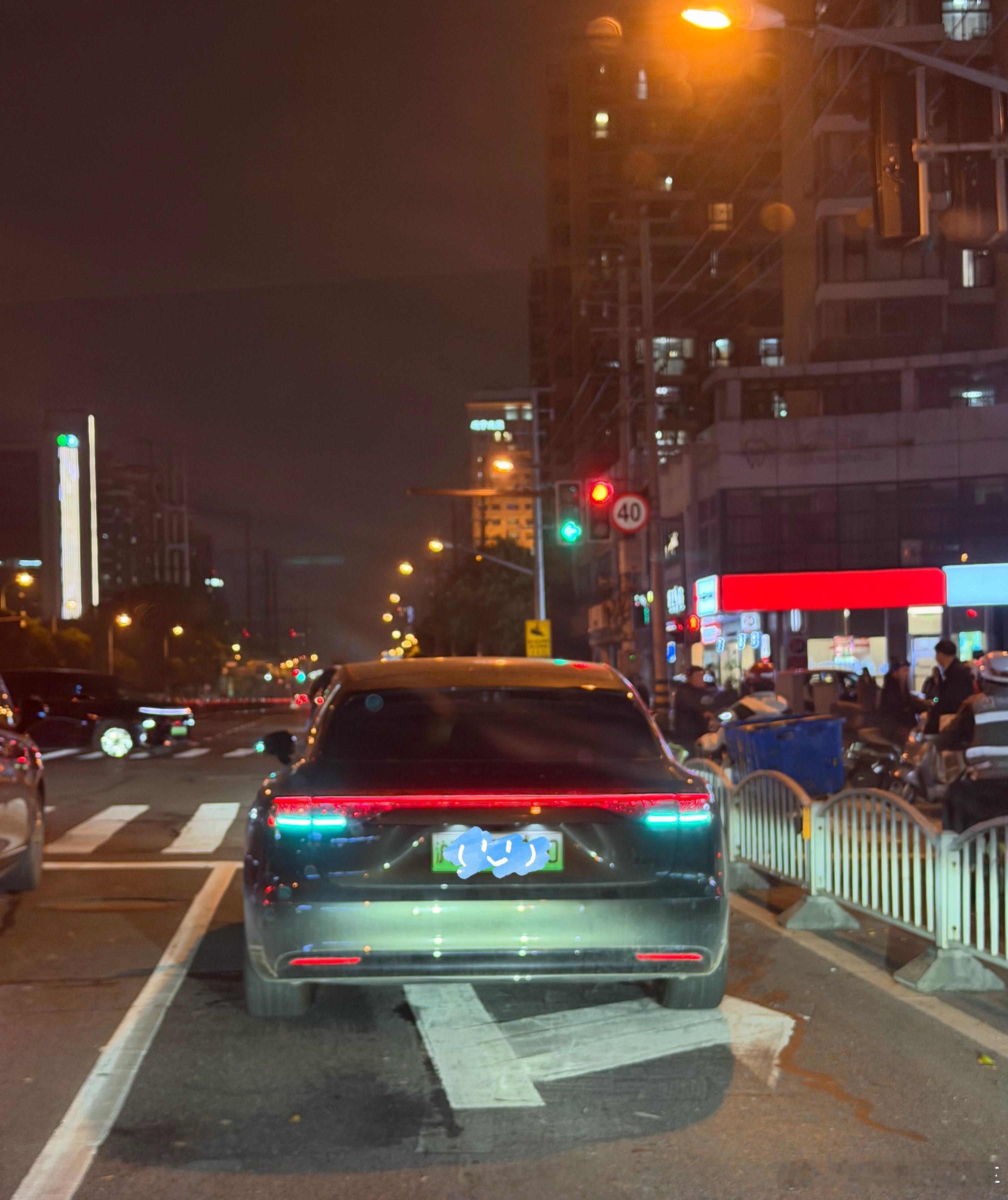 现在开放道路智驾的点灯率真的高，城区辅助驾驶使用率是越来越高了。大家在城区道路上