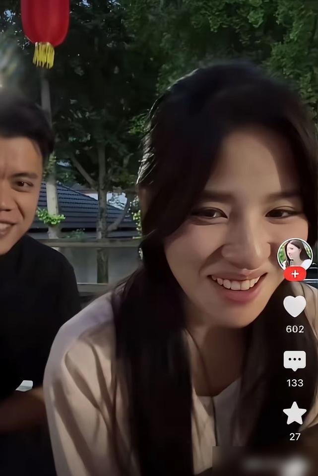 网红阿梓未婚夫身份曝光！

怀孕四个多月了才公开男方身份，说真的作为一个离过婚踩