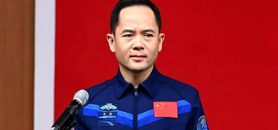 神二十一的人选，大家都在猜张陆。
这事儿其实很有意思，他两次备份，不是因为他不行